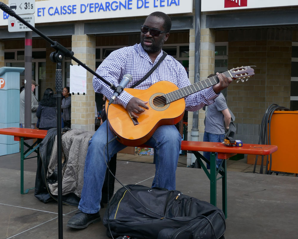 Musikuntermalung mit Gitarre